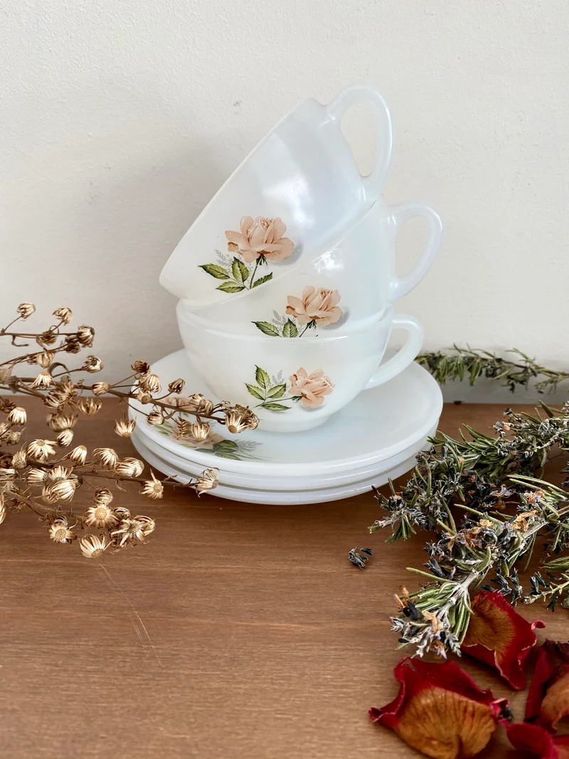 Tasses rose Arcopal