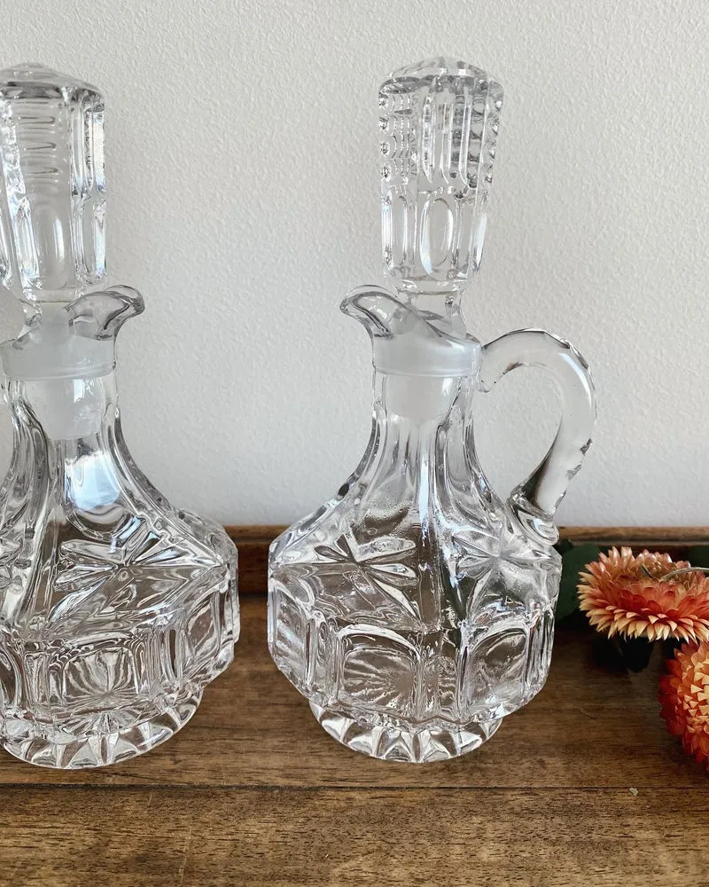 Flacons anciens en verre travaillé