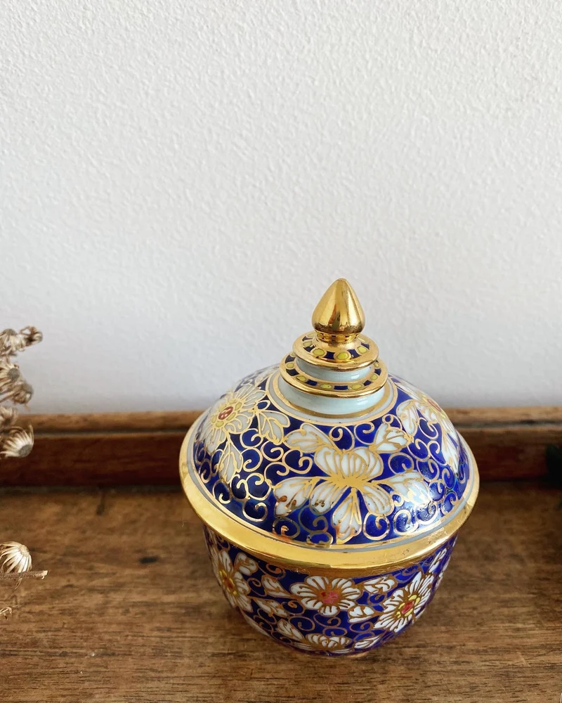 Petite pot en céramique bleu marine et or