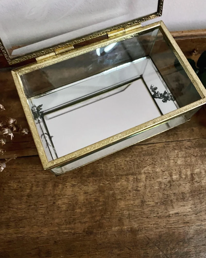 Boîte à bijoux en verre vintage