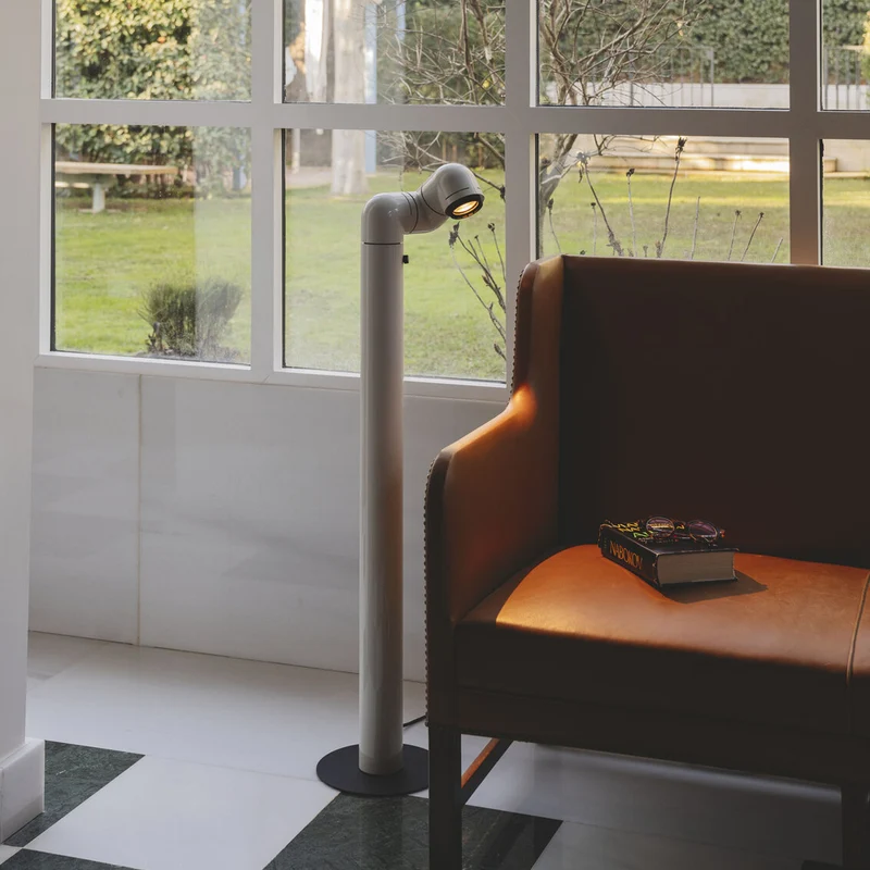 Santa & Cole Tatu Alta Floor Lamp
