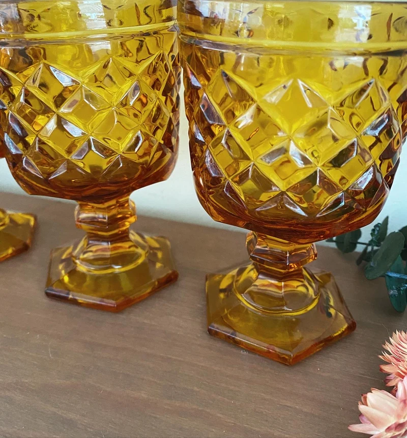 Verres calices vintage en verre ambré