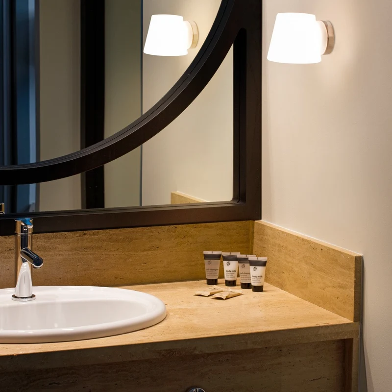 Faro Bianca Wall Lamp