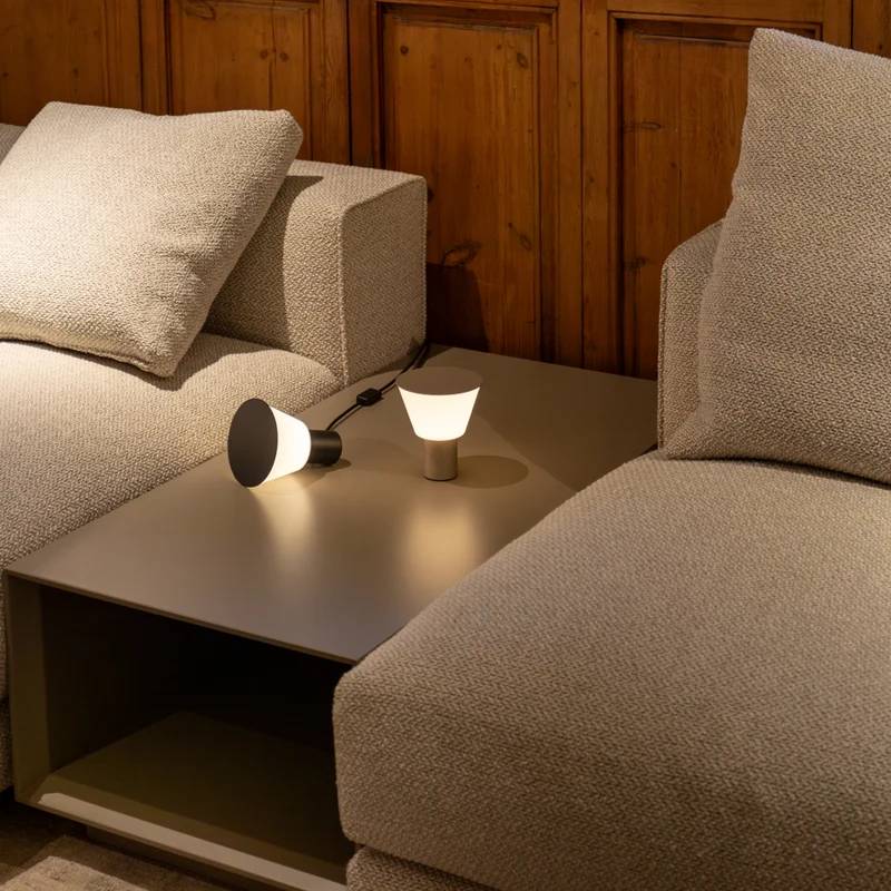 Estiluz Belt Table Lamp