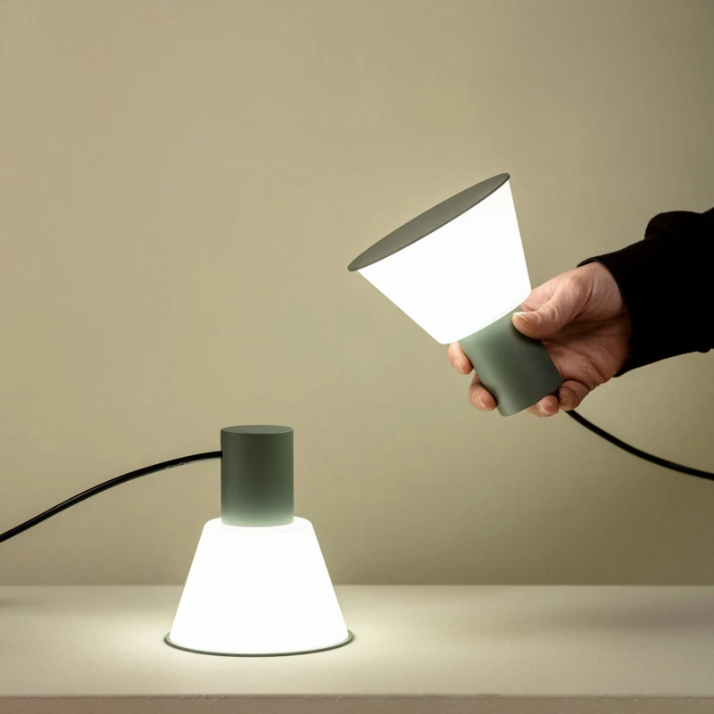 Estiluz Belt Table Lamp