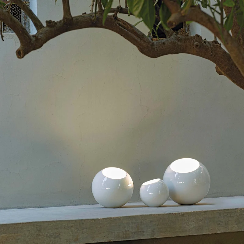 LZF Spore Table Lamp