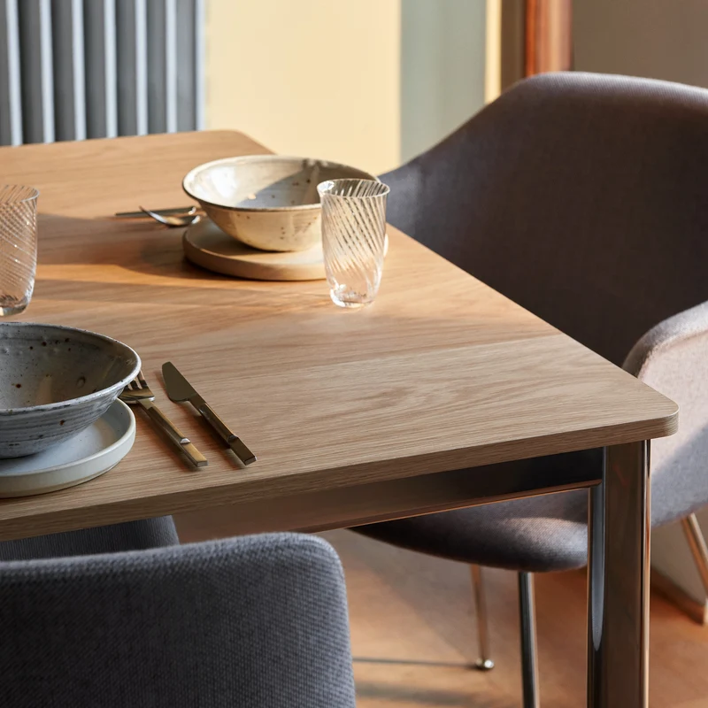 &Tradition Drip Dining Table HW60