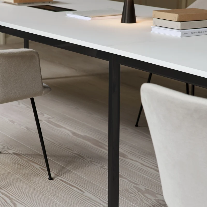 &Tradition Drip Dining Table HW117
