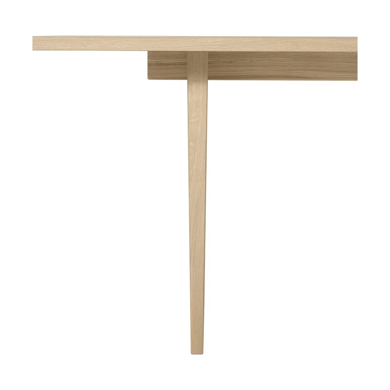 Gubi Private Dining Table