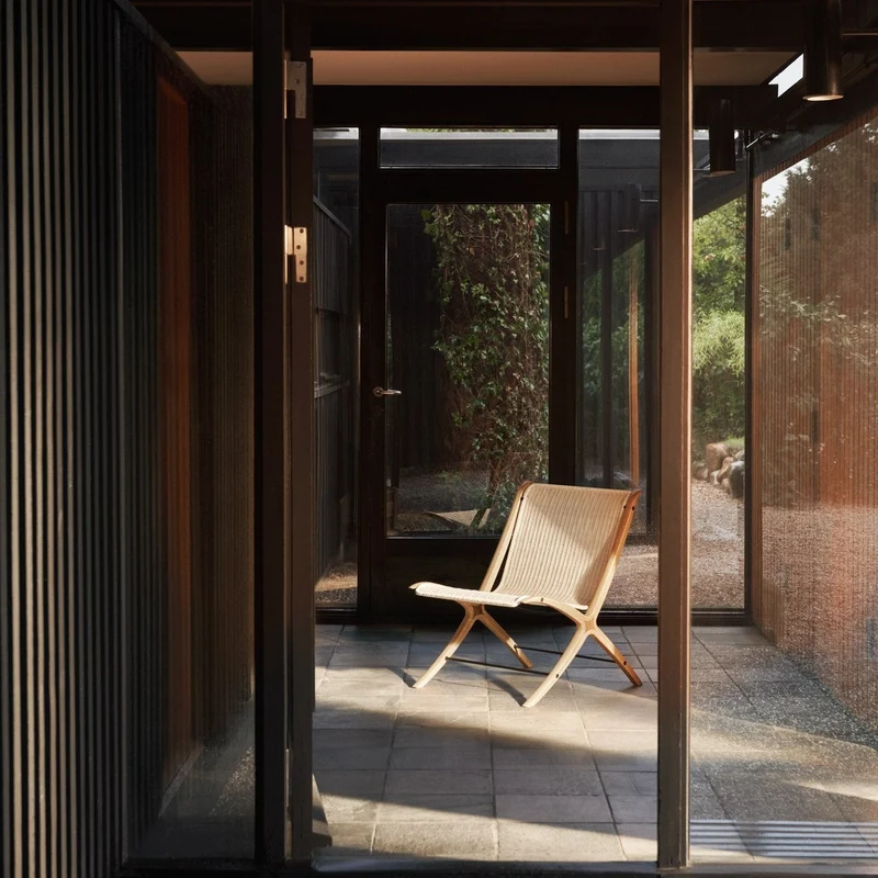 &Tradition X Lounge Chair HM10