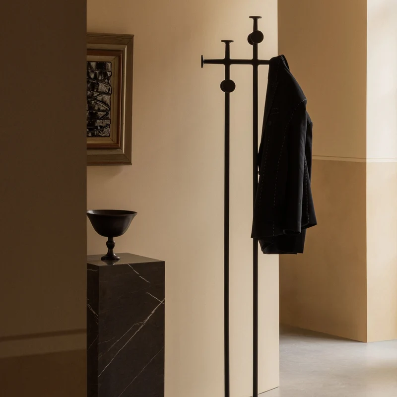 Audo Copenhagen Plinth Tall Table