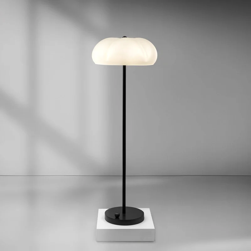 Schwung Hana Floor Lamp