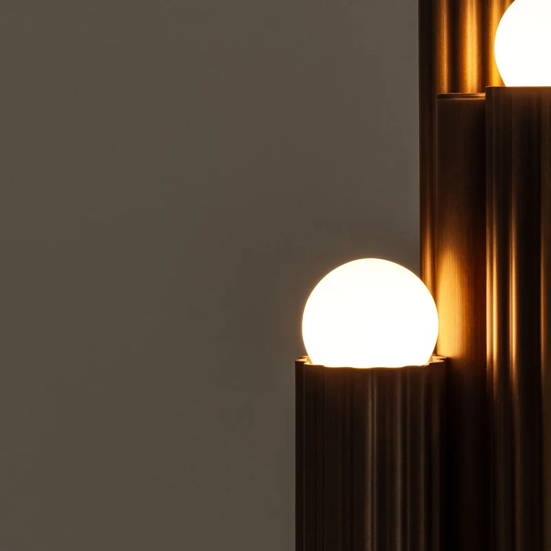Schwung Vesta Table Lamp