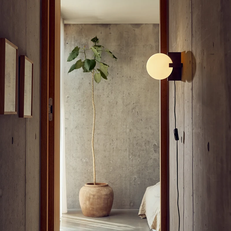 Frandsen Hito Table / Wall Lamp