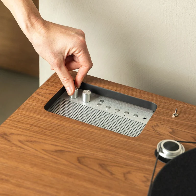 La Boite concept LX Turntable and speaker Connect