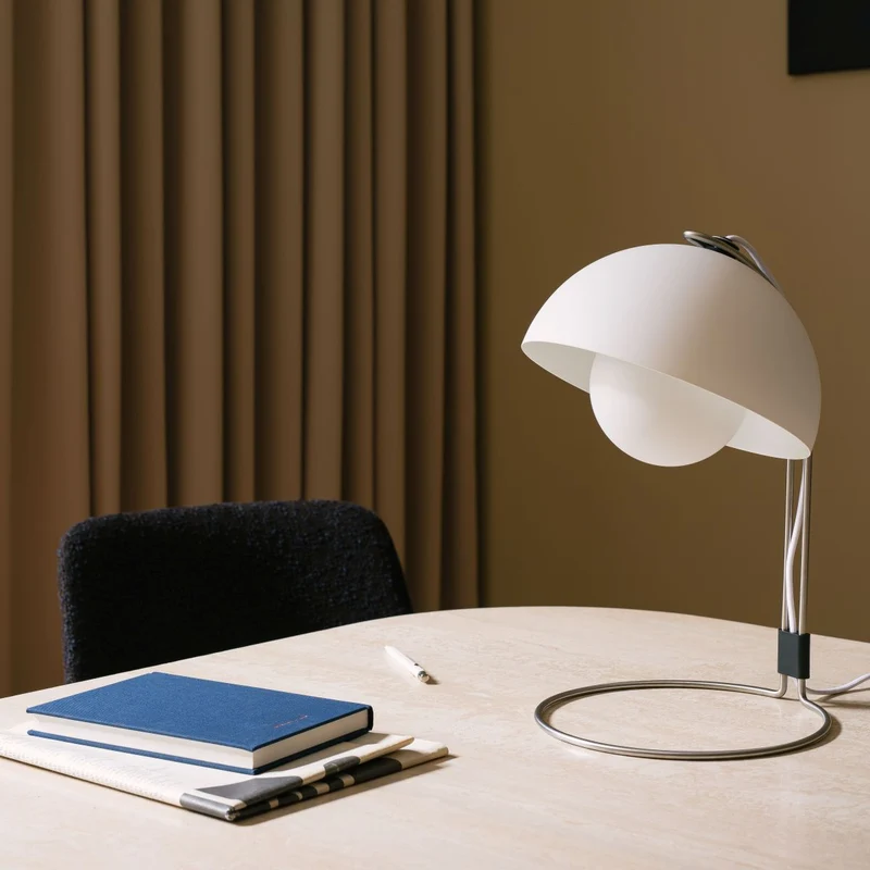 &Tradition Flowerpot VP4 Table Lamp
