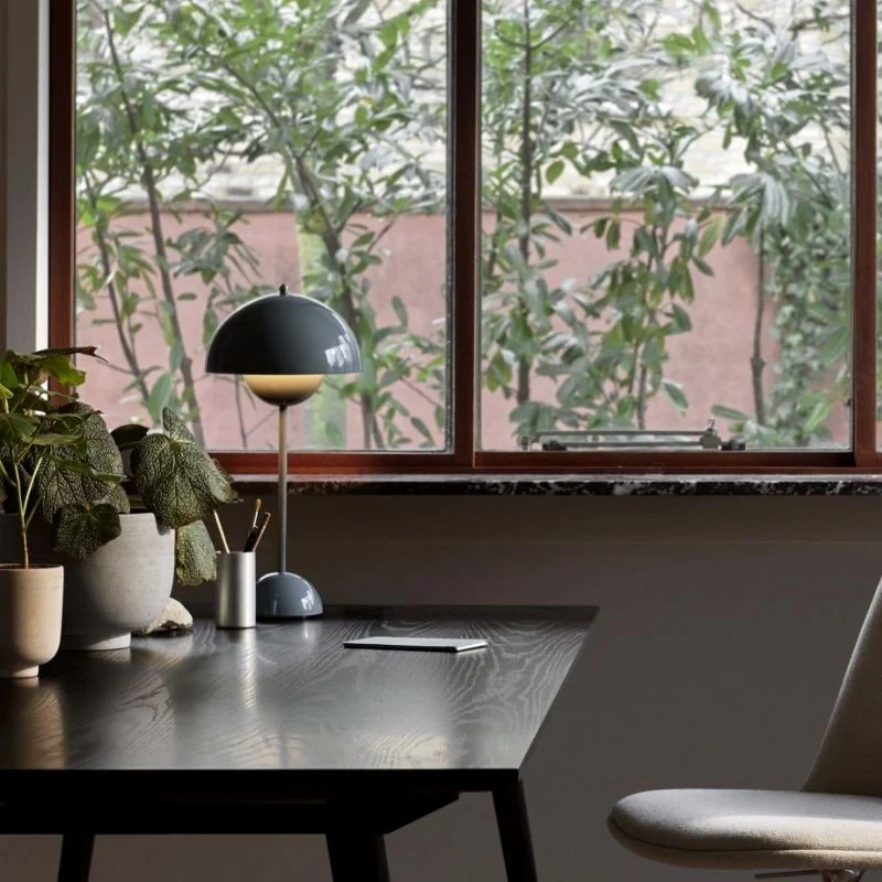 &Tradition Flowerpot VP3 Table Lamp
