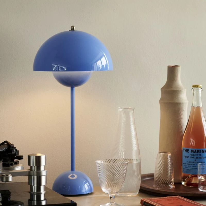 &Tradition Flowerpot VP3 Table Lamp