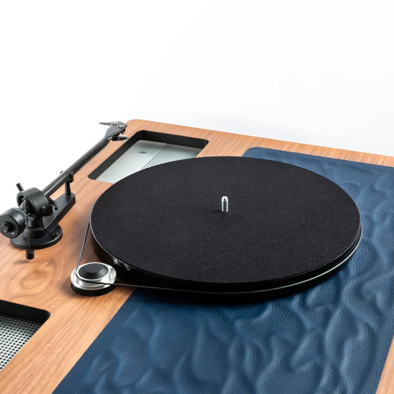 La Boite concept LX Turntable and speaker Supakitch