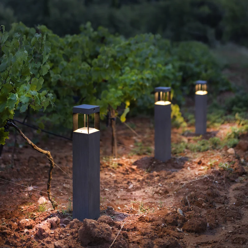 Les Jardins Teckalu Solar Bollard to fix or to pin