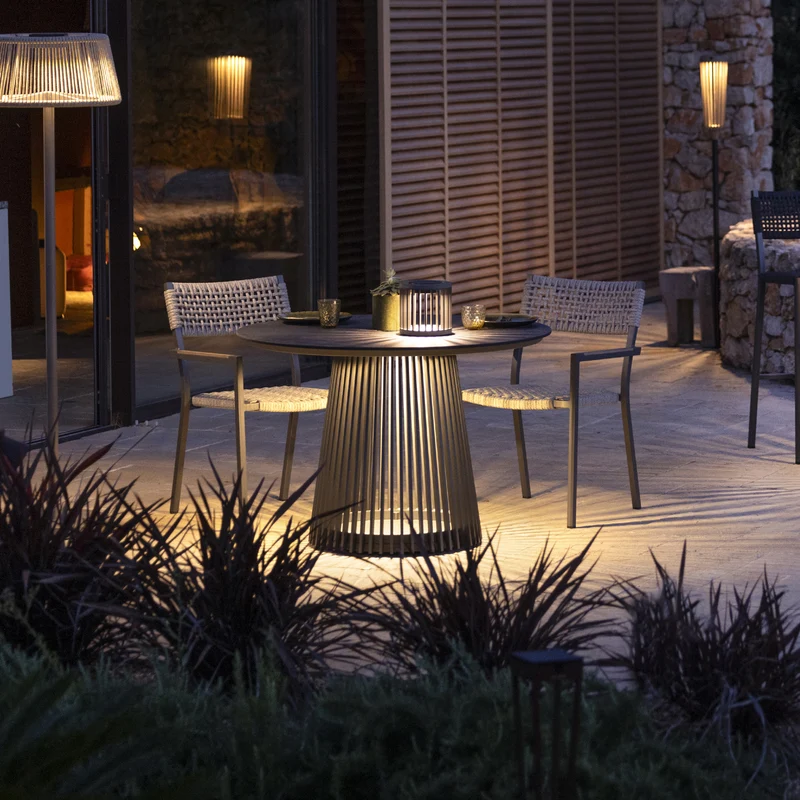 Les Jardins Halo Solar Lamp