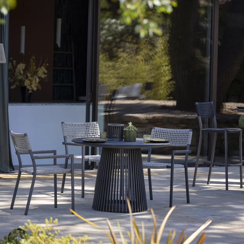 Les Jardins Halo Solar Lamp