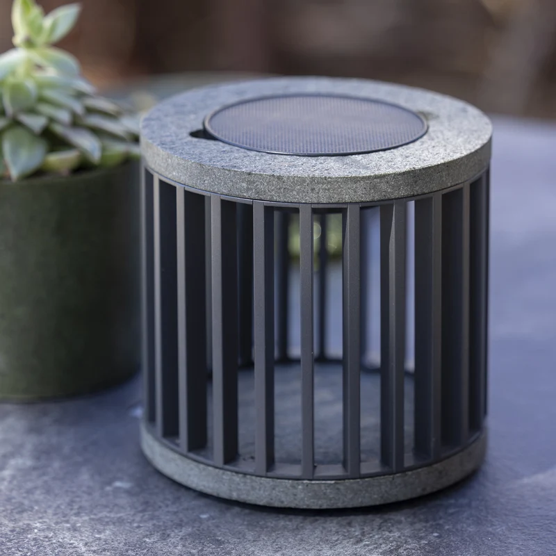 Les Jardins Halo Solar Lamp