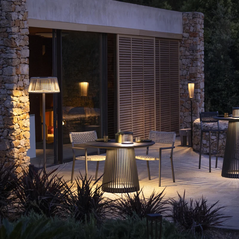 Les Jardins Rop&Strip Solar Floor Lamp with adjustable Stem