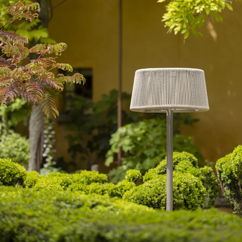 Les Jardins Rop&Strip Solar Floor Lamp with adjustable Stem