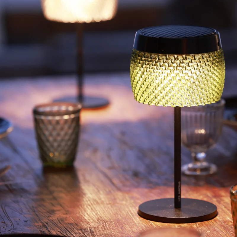 Les Jardins Lolie Solar Table Lamp