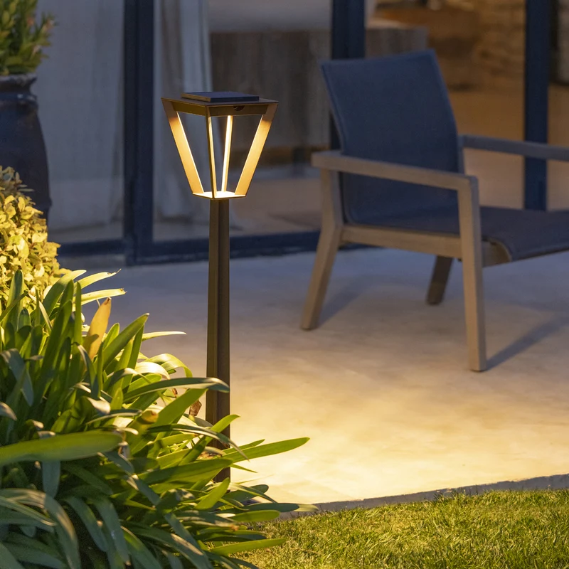 Les Jardins Metro Solar Bollard