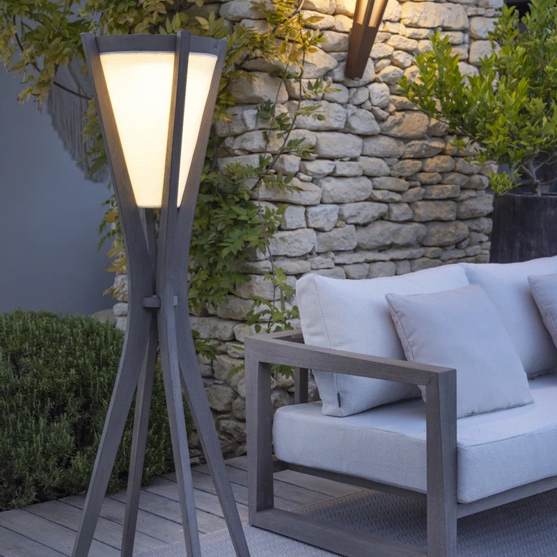 Les Jardins Selva Solar Floor Lamp