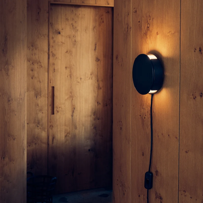 Frandsen Rotate Wall Lamp