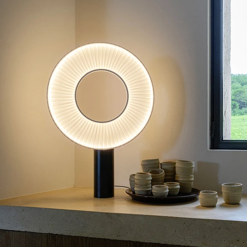 10 HEURES 10 Iris Table Lamp