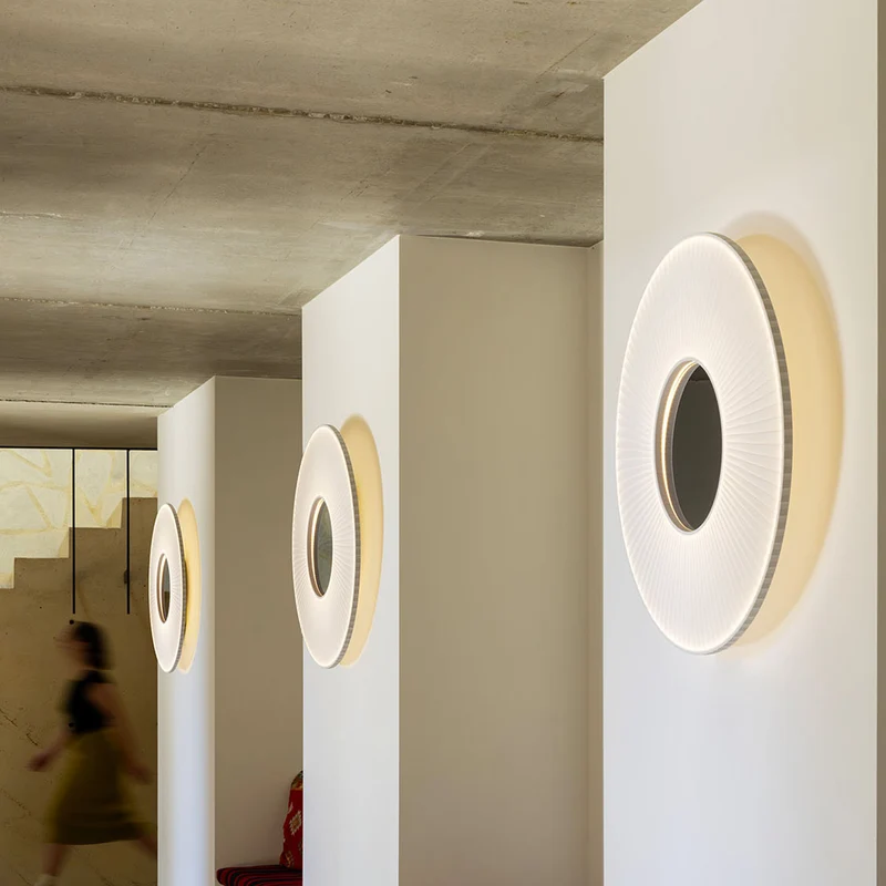 10 HEURES 10 Iris Mirror Wall Lamp