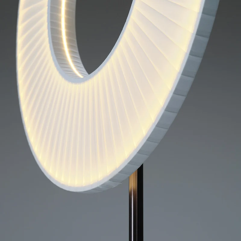 10 HEURES 10 Iris Totem Floor Lamp