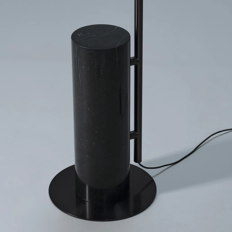 10 HEURES 10 Iris Totem Floor Lamp