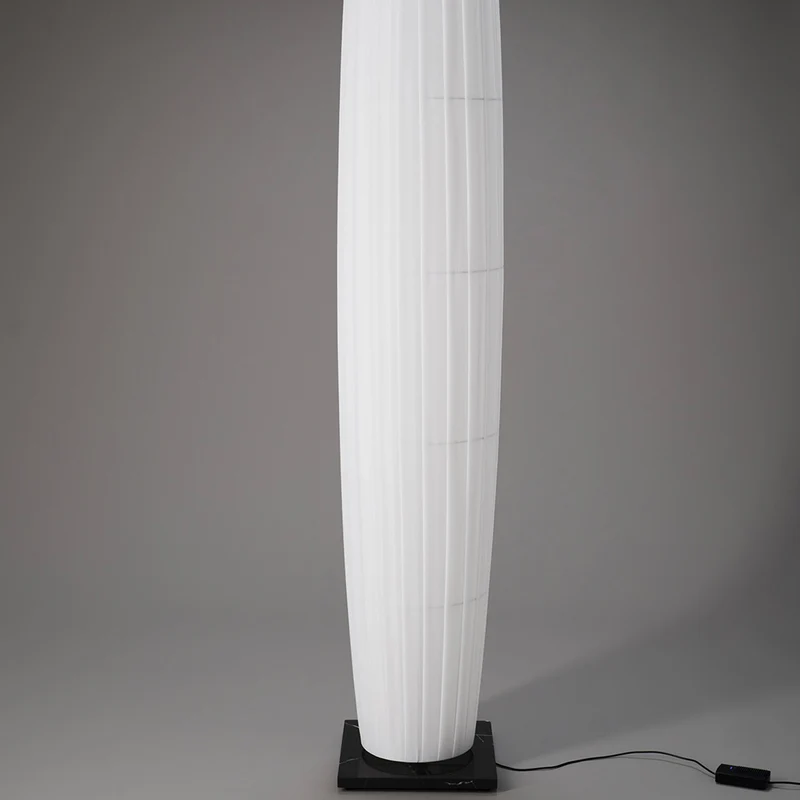 10 HEURES 10 Colonne Floor Lamp