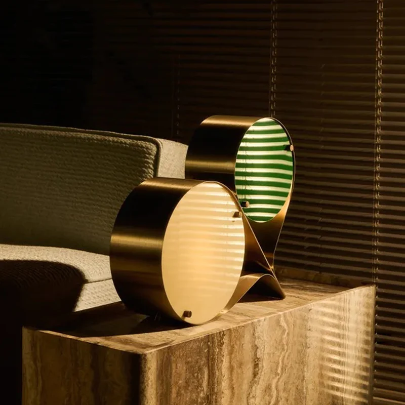 Gubi Coppia Table Lamp