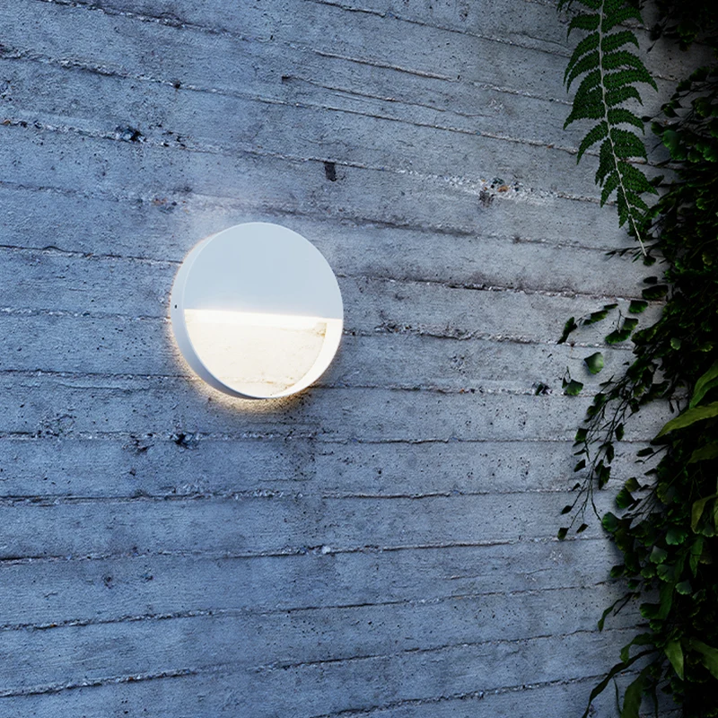 Beneito Faure Clos Switch Outdoor Light