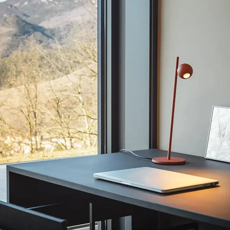 Estiluz Compass Table Lamp