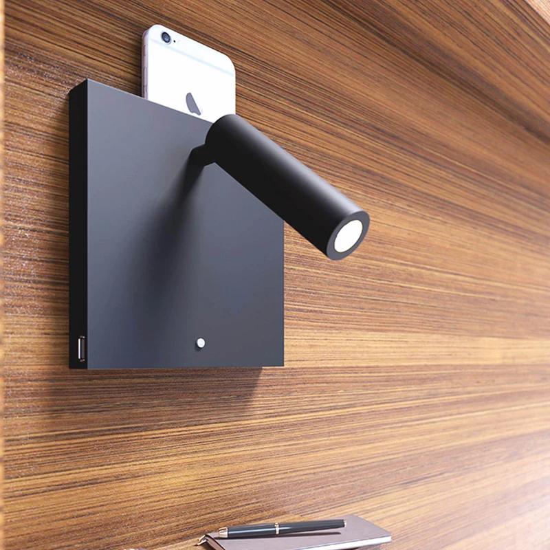 Beneito Faure Sweet Reading Light with 3 Charging Points