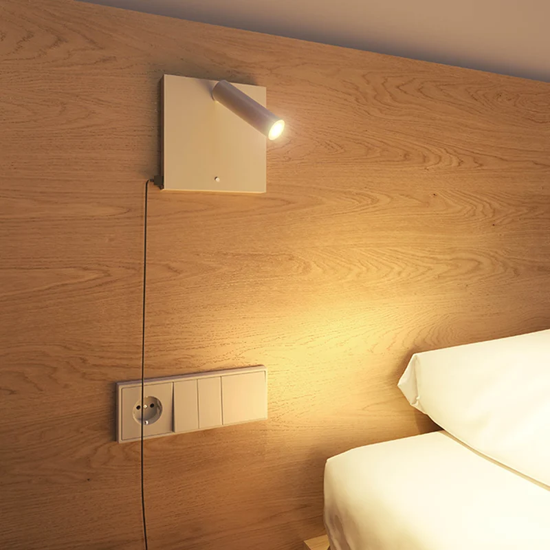 Beneito Faure Sweet Reading Light with 3 Charging Points
