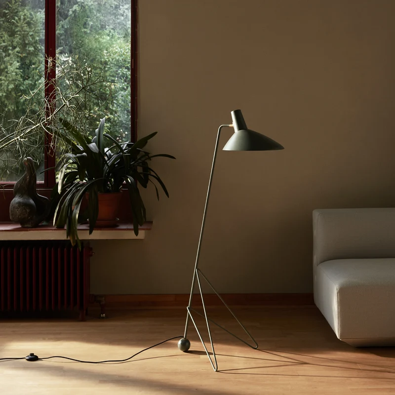 &Tradition Tripod HM8 Floor Lamp