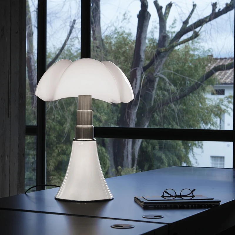 Martinelli Luce Pipistrello 620 Table Lamp