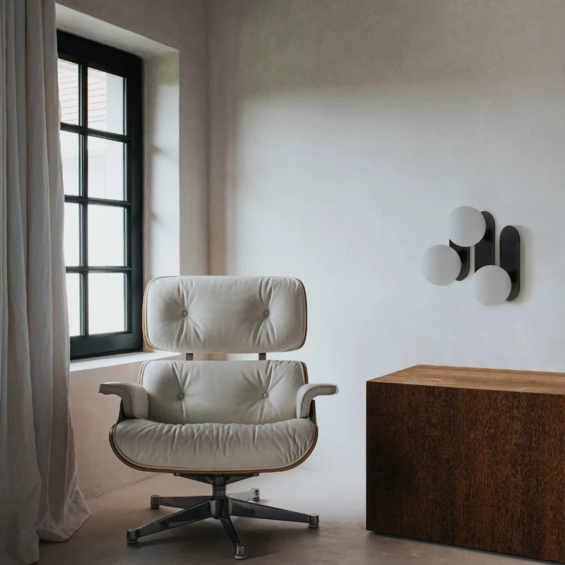 Schwung Adrion Wall Lamp