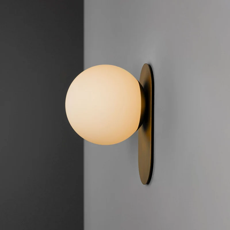 Schwung Adrion Wall Lamp