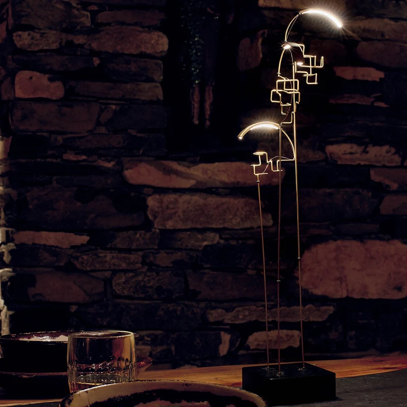 DCWéditions Boucle Portable Table Lamp