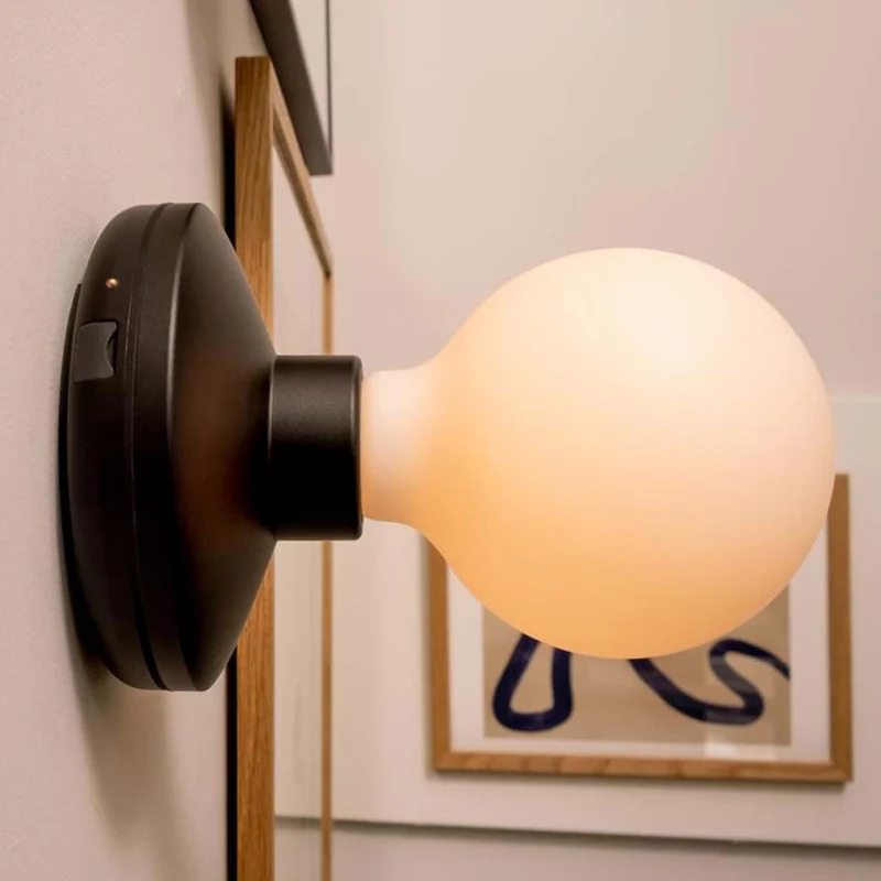 Humble Bee Smart Wall Lamp