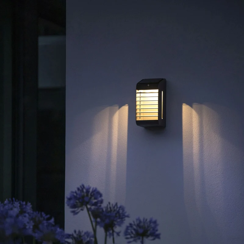 Les Jardins Corner Solar Wall Lamp